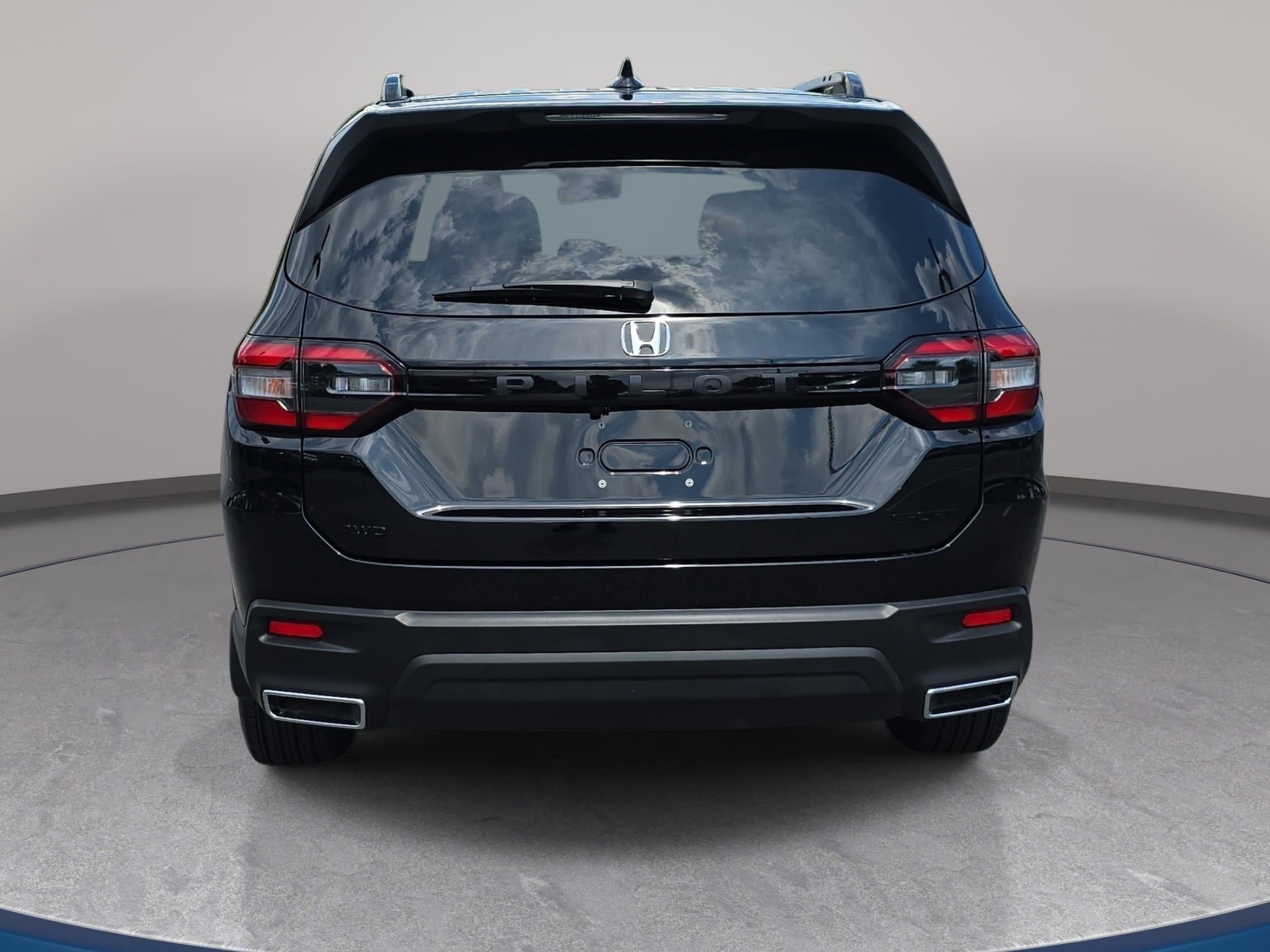 Used 2025 Honda Pilot Sport image 6