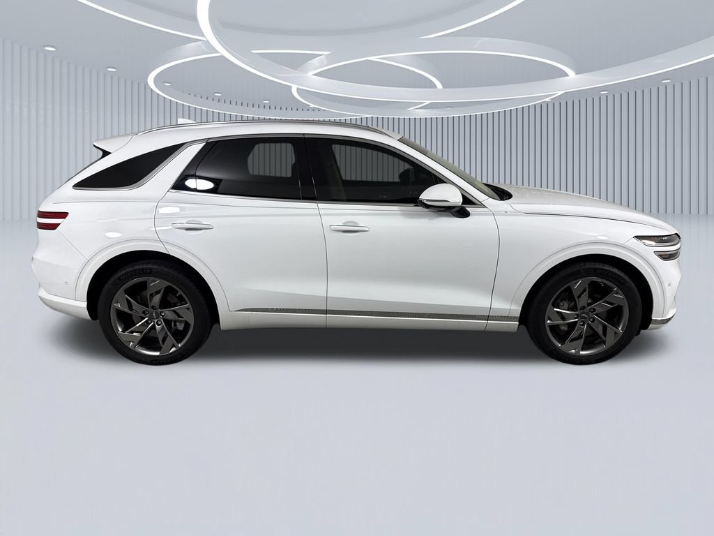 Used 2024 Genesis Electrified GV70 AWD/4WD image 2