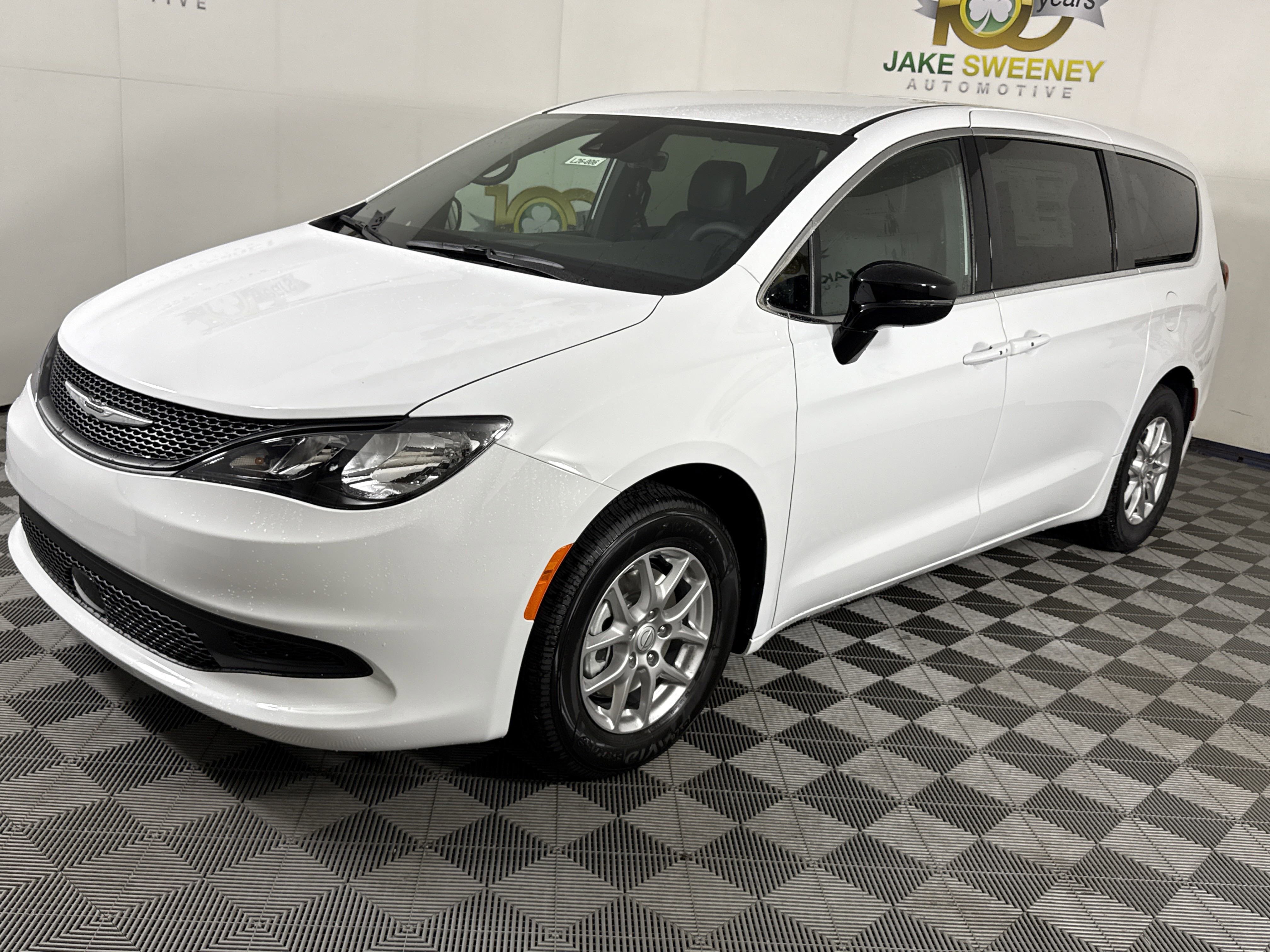 New 2026 Chrysler Voyager LX image 4