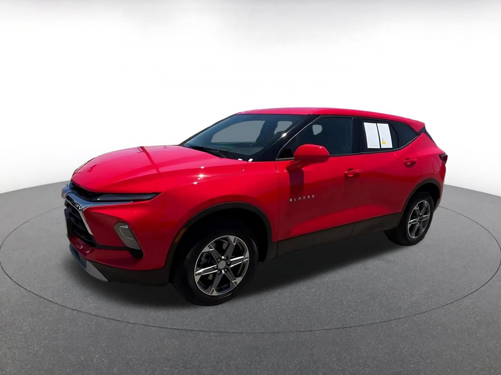 Used 2025 Chevrolet Blazer LT FWD image 8