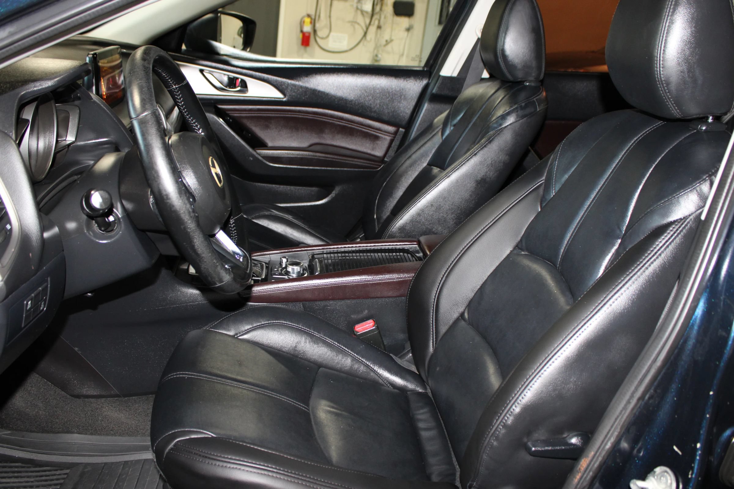 Used 2017 MAZDA MAZDA3 Touring FWD image 25
