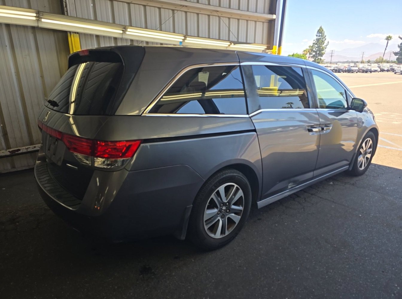 Used 2016 Honda Odyssey Touring image 4