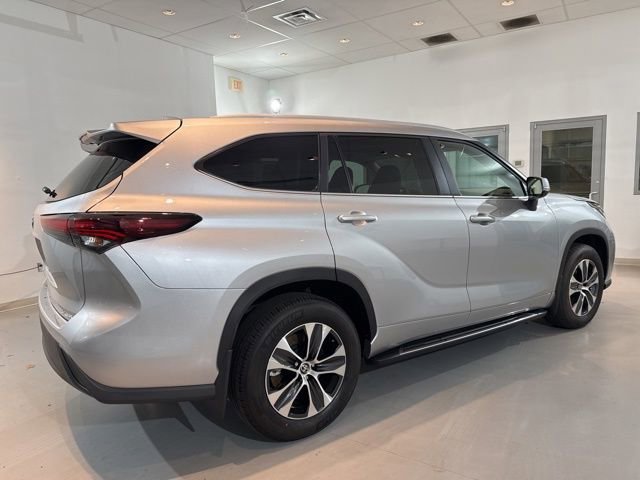 New 2025 Toyota Highlander XLE image 15