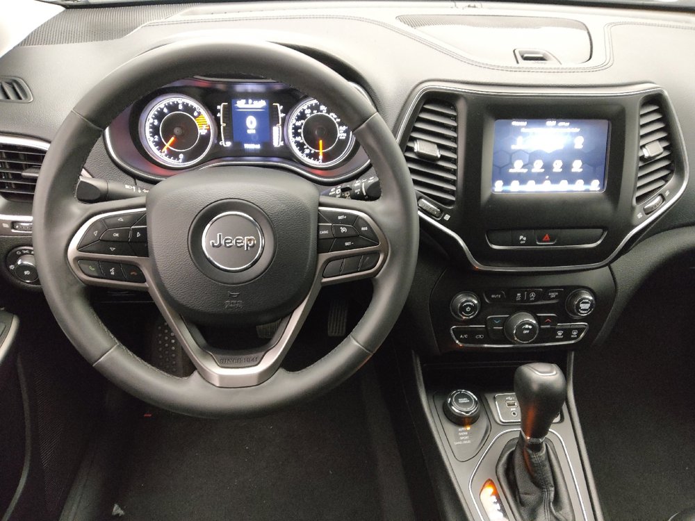 Used 2020 Jeep Cherokee Latitude Plus image 22
