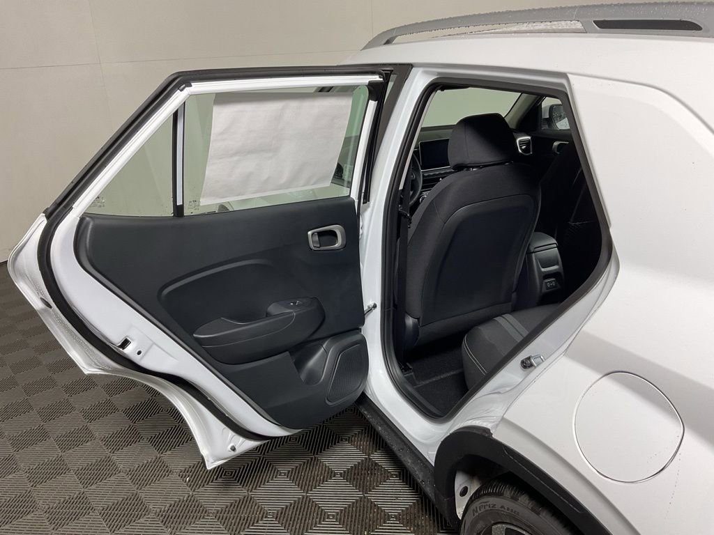 New 2026 Hyundai Venue SEL FWD image 32