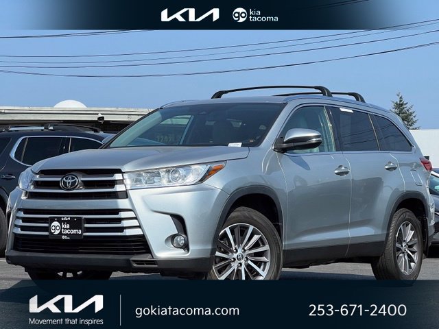 Used 2019 Toyota Highlander XLE AWD/4WD image 1