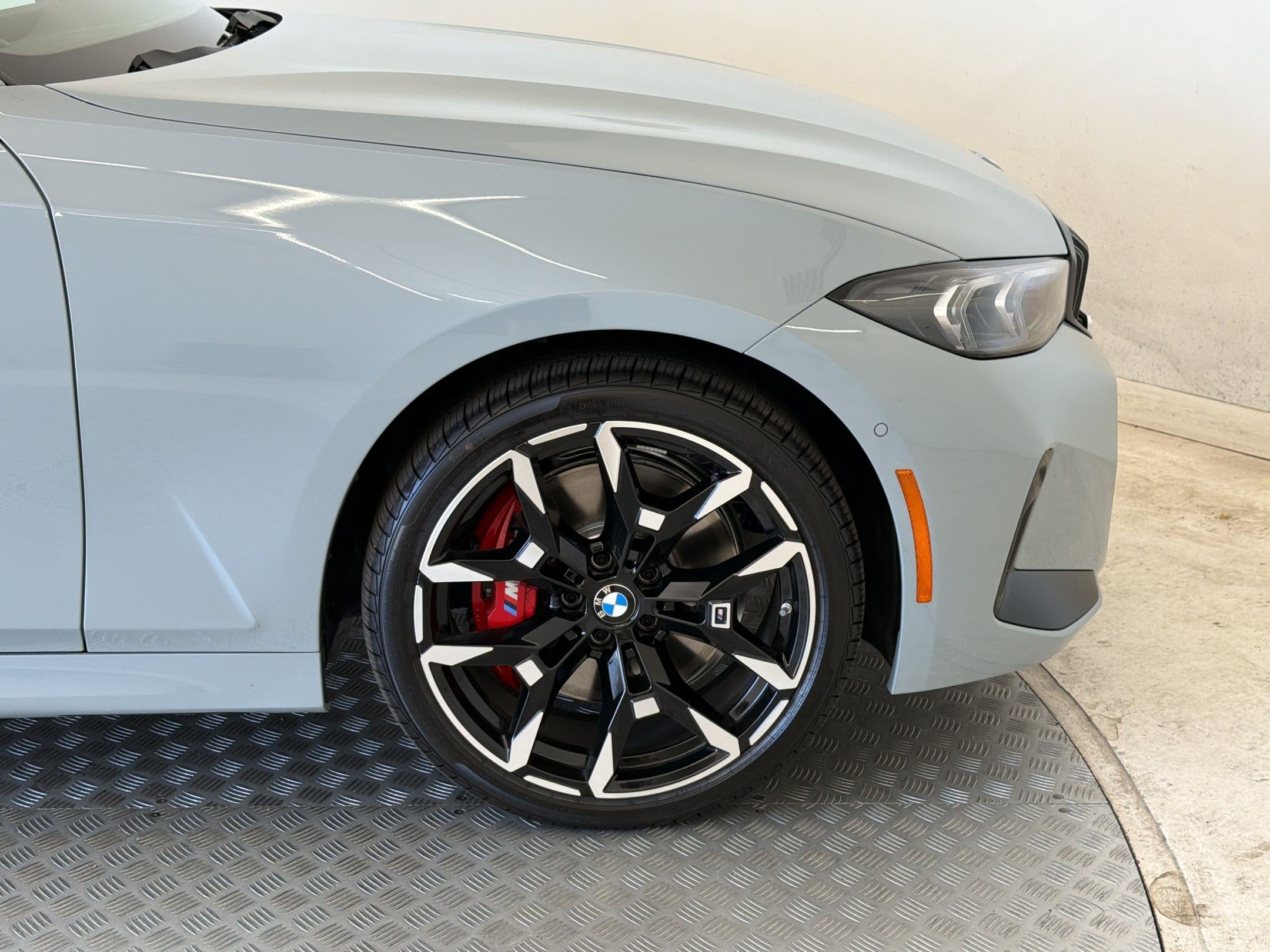 New 2026 BMW 330i xDrive Sedan w/ M Sport Package AWD/4WD image 13
