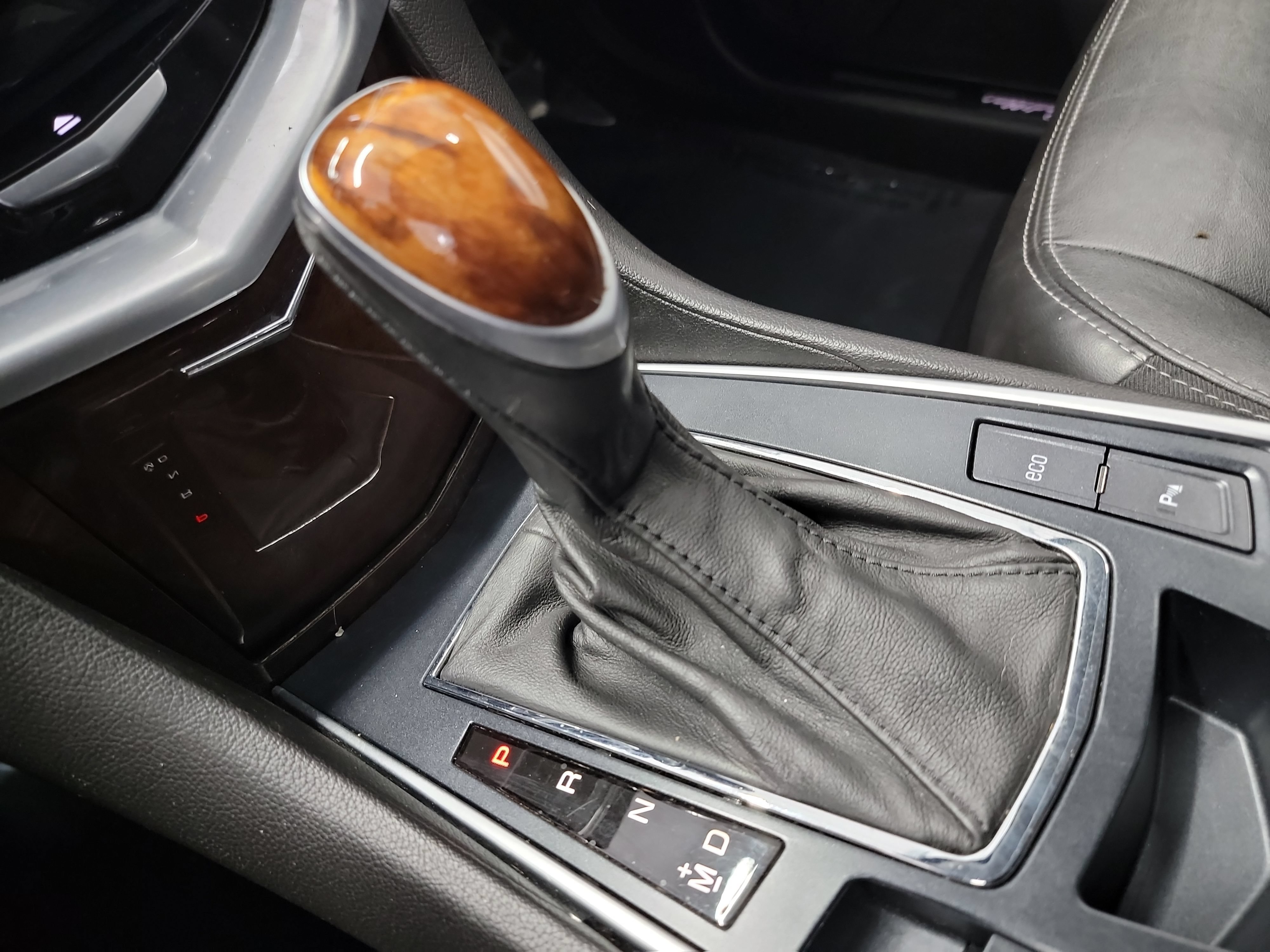 Used 2015 Cadillac SRX Luxury FWD image 27
