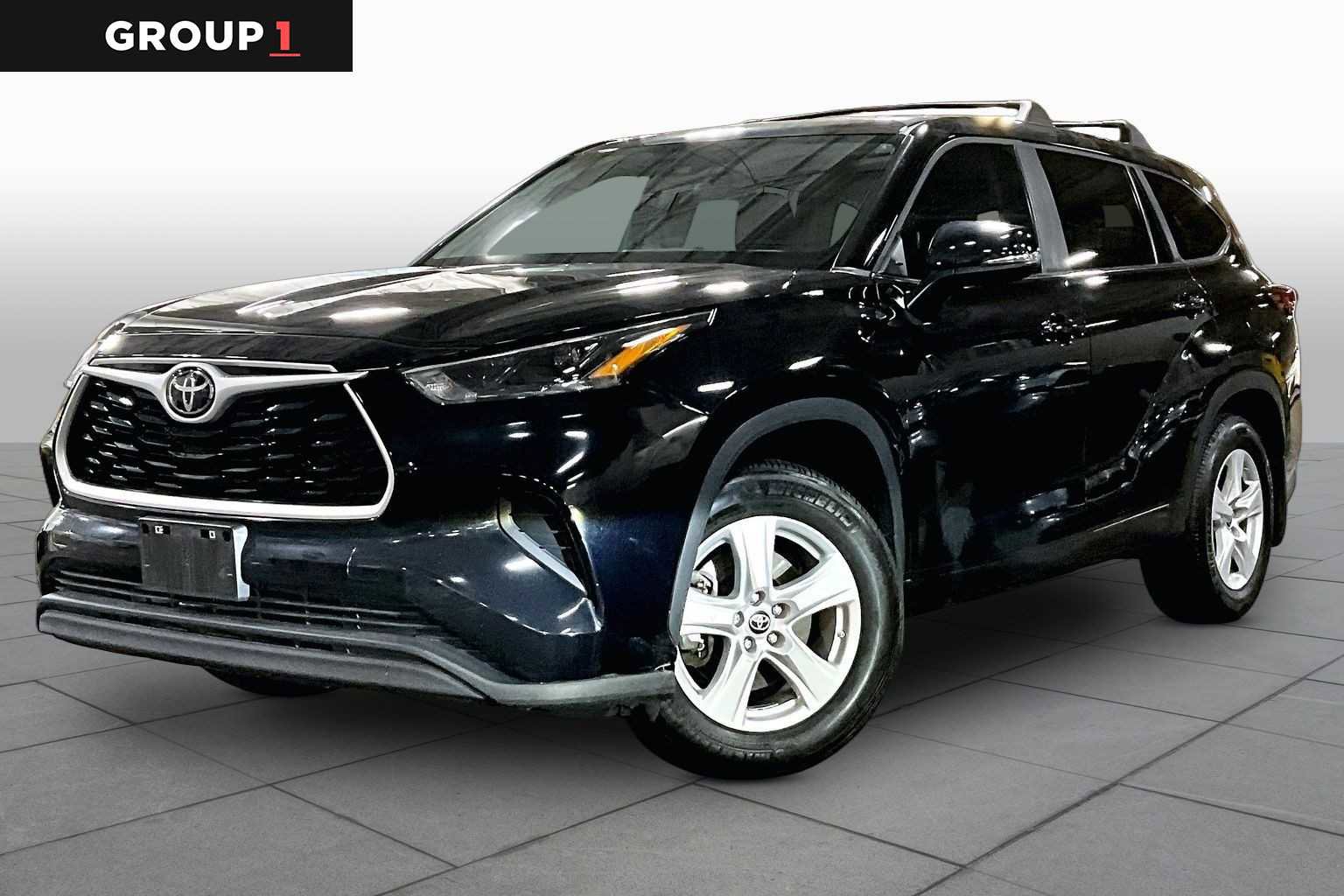 Used 2023 Toyota Highlander L AWD/4WD image 1