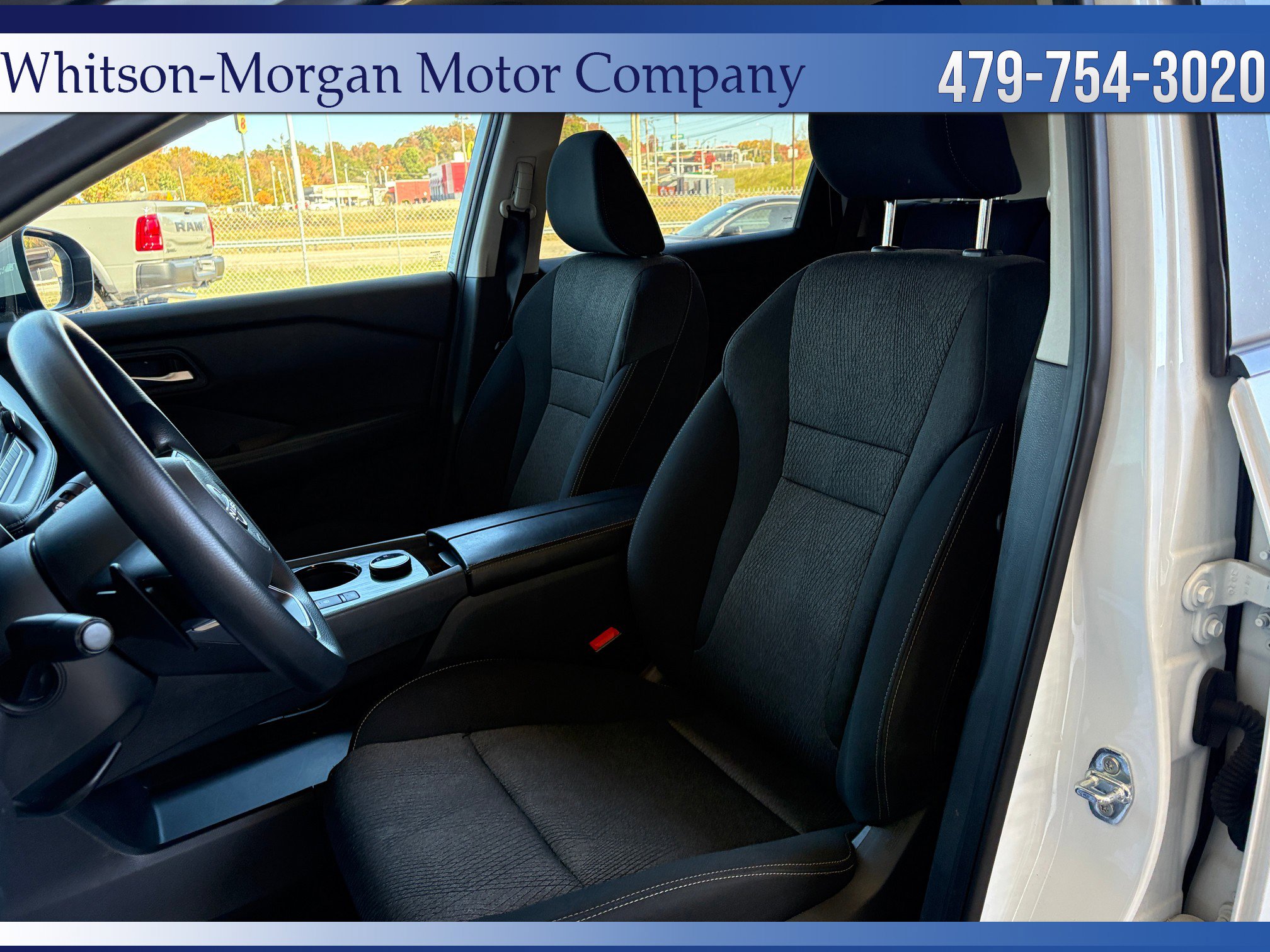 Used 2024 Nissan Rogue SV image 9