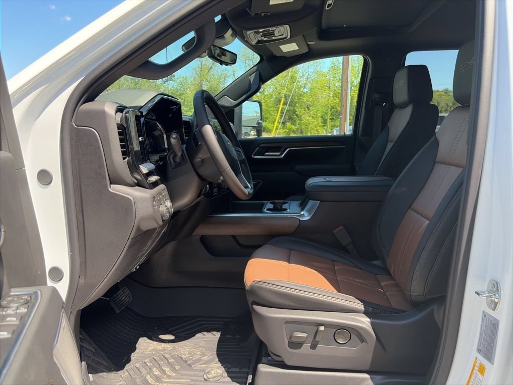 New 2026 Chevrolet Silverado 3500 High Country w/ High Country Premium Package AWD/4WD image 23