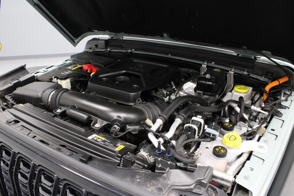 Used 2024 Jeep Wrangler Unlimited AWD/4WD image 12