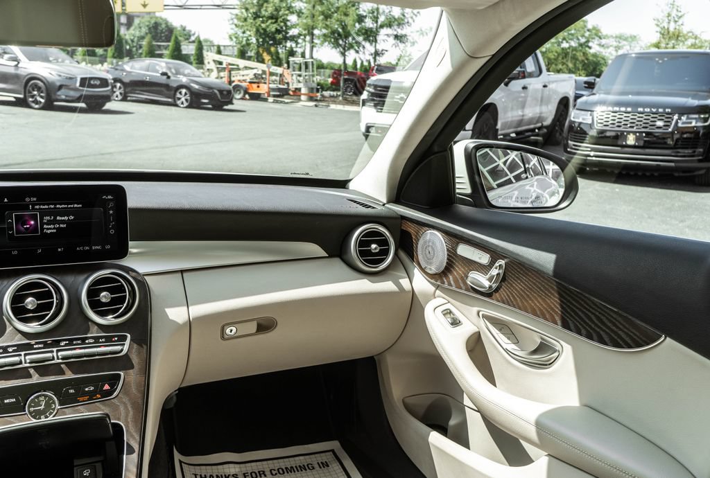 Used 2021 Mercedes-Benz C 300 4MATIC Sedan image 12