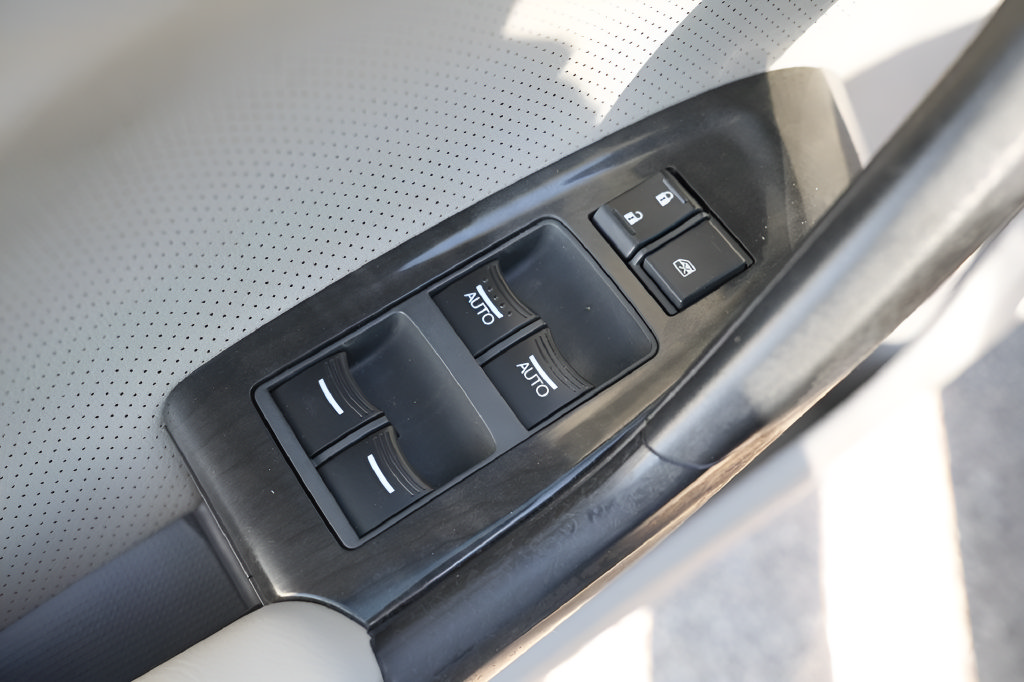 Used 2011 Acura TSX Sedan FWD image 17
