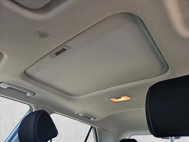 Certified 2025 Hyundai Venue SEL image 21