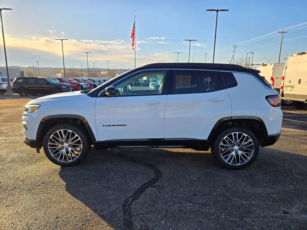 Used 2022 Jeep Compass Limited w/ Elite Group image 7