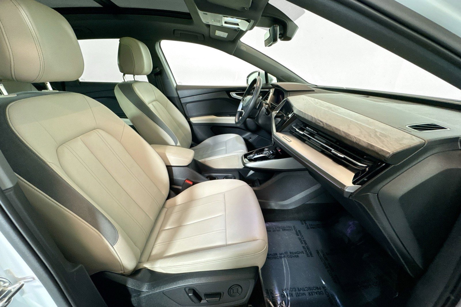 Used 2025 Audi Q4 e-tron Premium Plus image 27