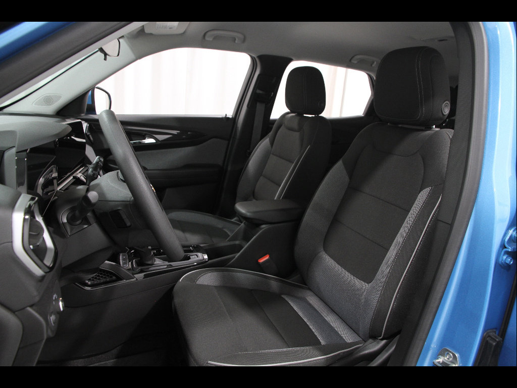 Used 2025 Chevrolet TrailBlazer LT image 5