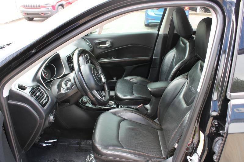 Used 2018 Jeep Compass Limited w/ Navigation Group AWD/4WD image 10