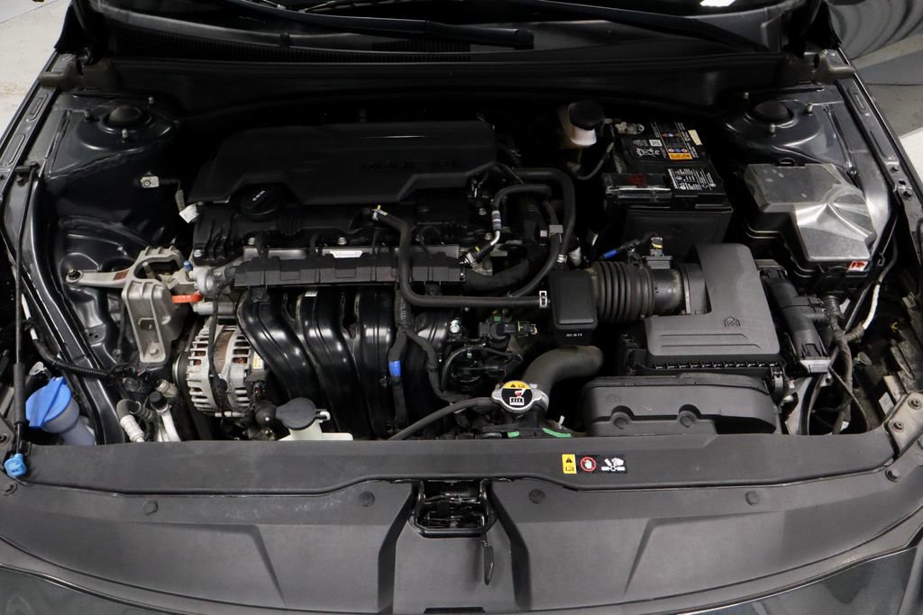 Used 2022 Hyundai Elantra SEL FWD image 16
