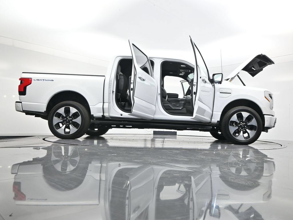 Used 2023 Ford F150 Lightning Platinum AWD/4WD image 54