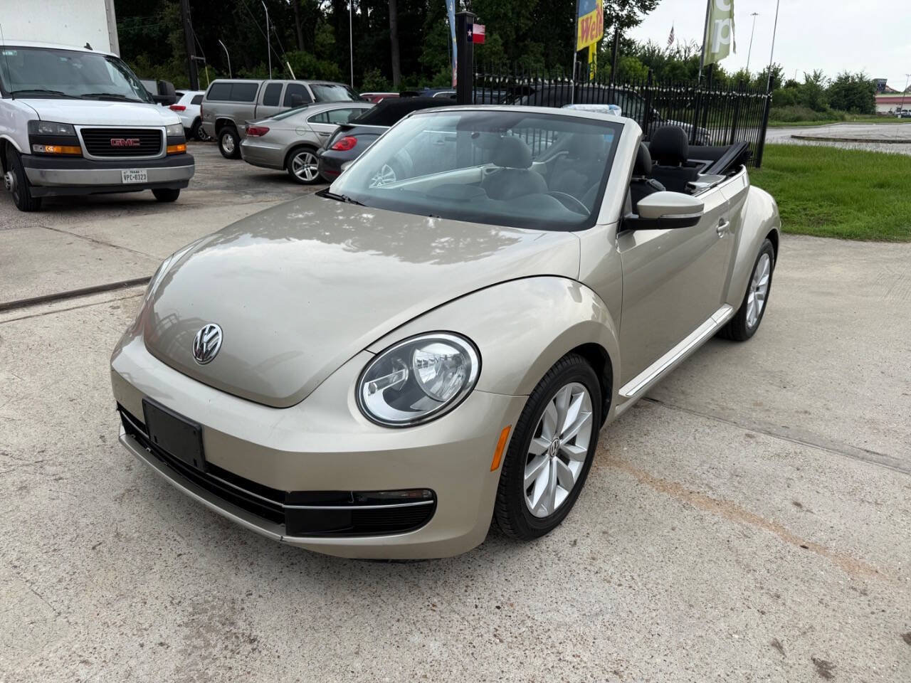 Used 2013 Volkswagen Beetle TDI FWD image 2