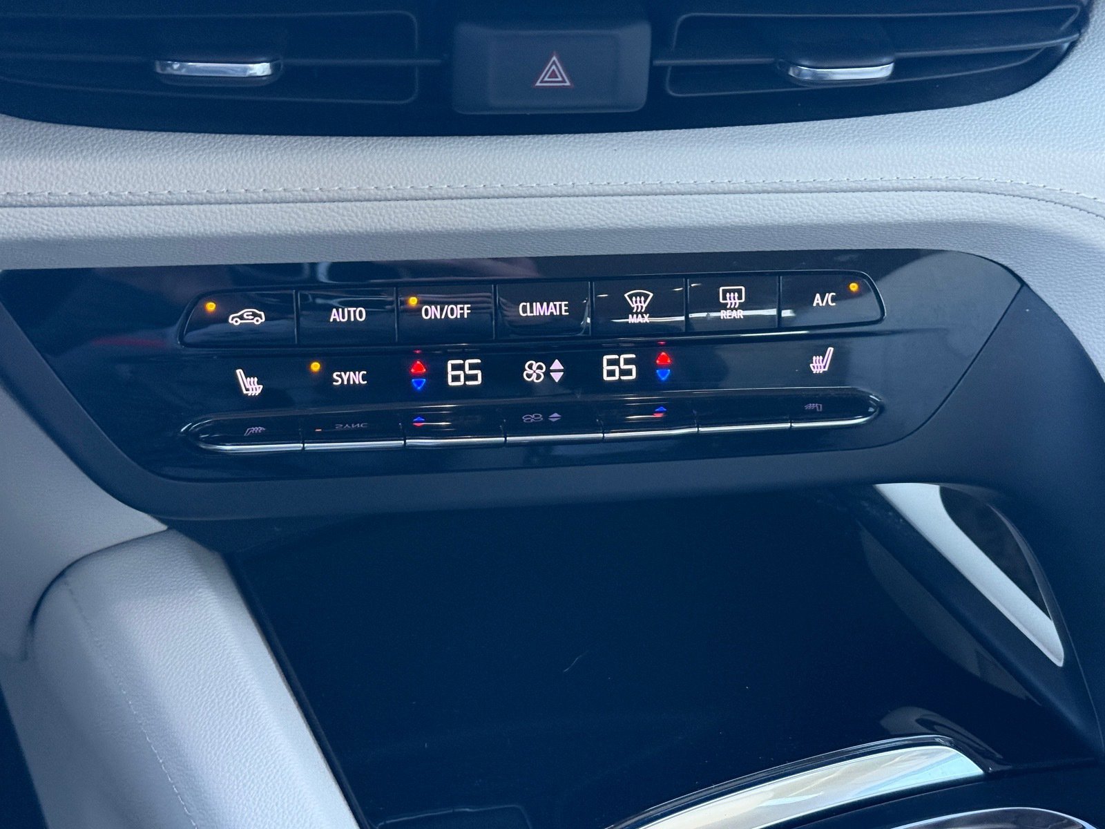 Used 2021 Buick Envision Essence w/ Technology Package I image 23