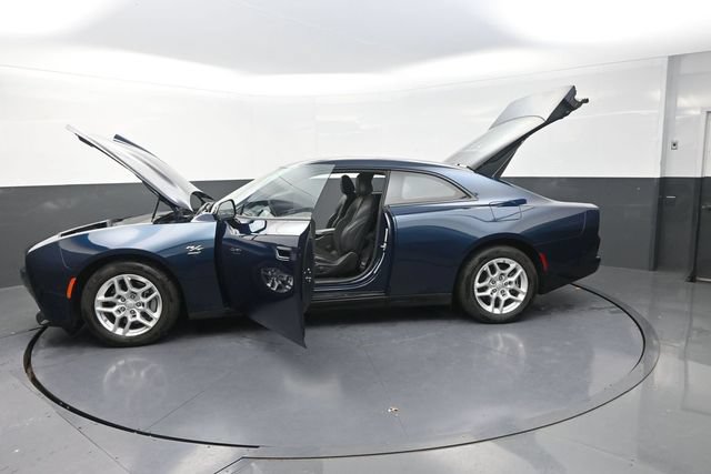 Used 2025 Dodge Charger Daytona R/T w/ Sun & Sound Package AWD/4WD image 31