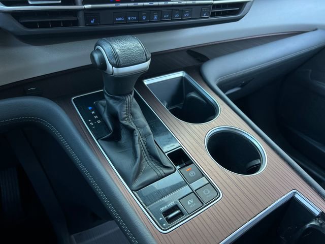 Used 2021 Toyota Sienna XLE image 25