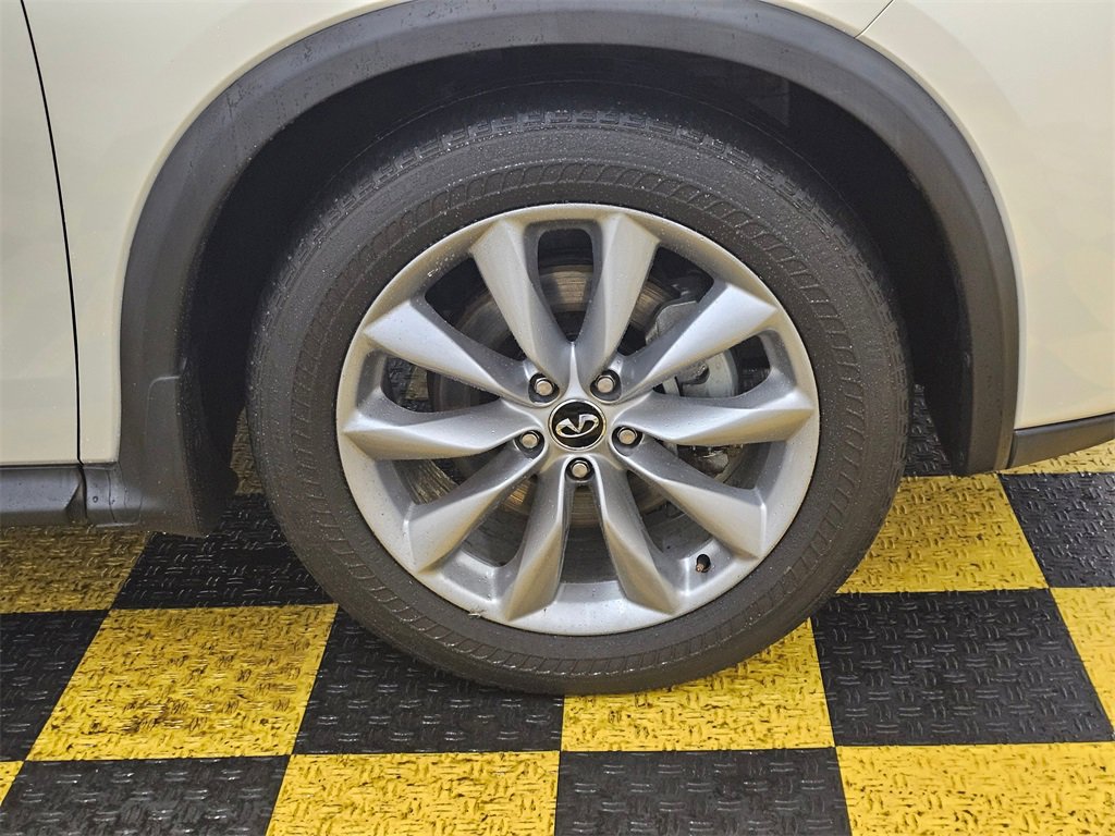 Used 2019 INFINITI QX50 Essential w/ Cargo Package image 9