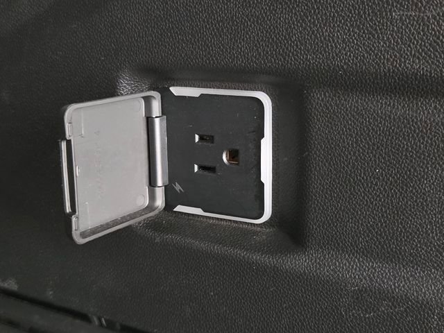 Used 2024 Chevrolet Tahoe LT RWD image 17