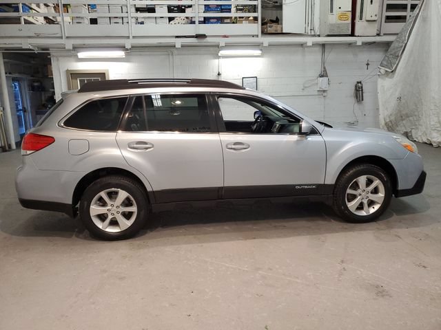 Used 2013 Subaru Outback 3.6R Limited AWD/4WD image 7
