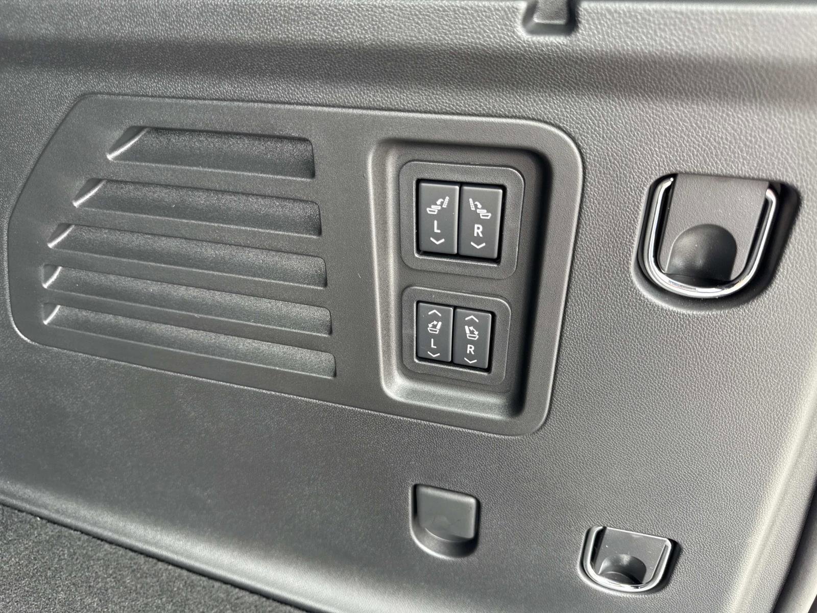 New 2026 Chevrolet Traverse RS image 33