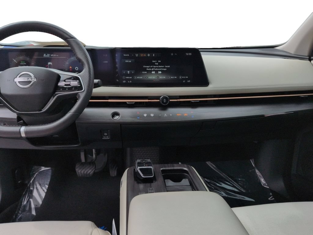 Used 2024 Nissan Ariya AWD image 11