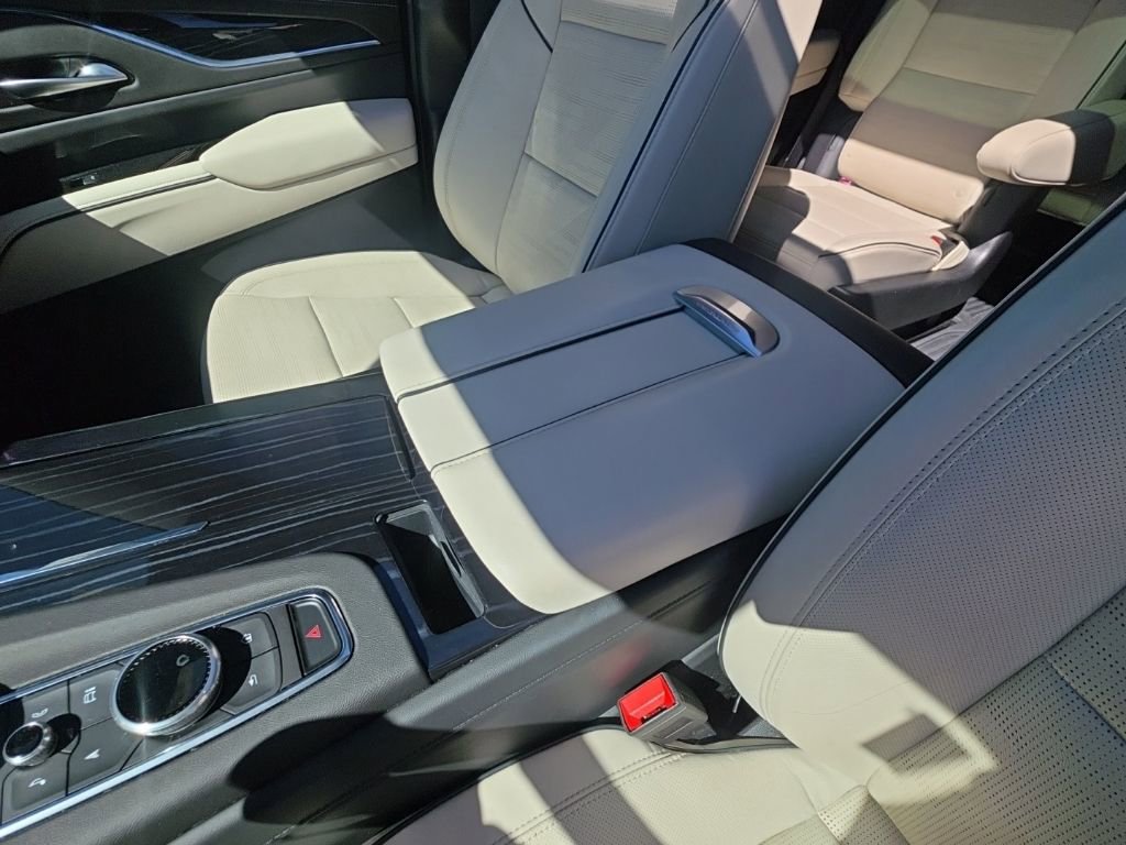 Certified 2024 Cadillac Escalade Sport w/ Heavy-Duty Trailer Package image 39