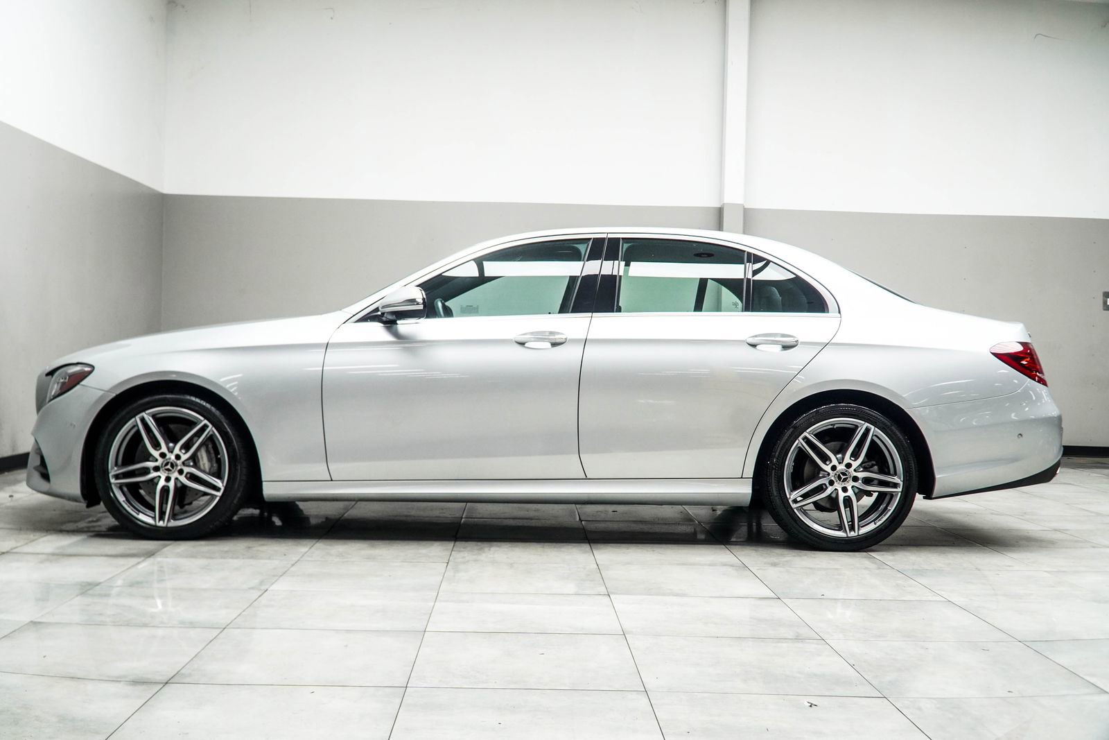 Used 2020 Mercedes-Benz E 350 4MATIC Sedan w/ Parking Assistance Package image 8