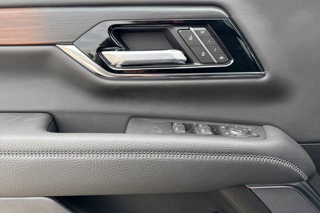 New 2026 GMC Yukon Denali w/ Sun & Power Step Package image 11