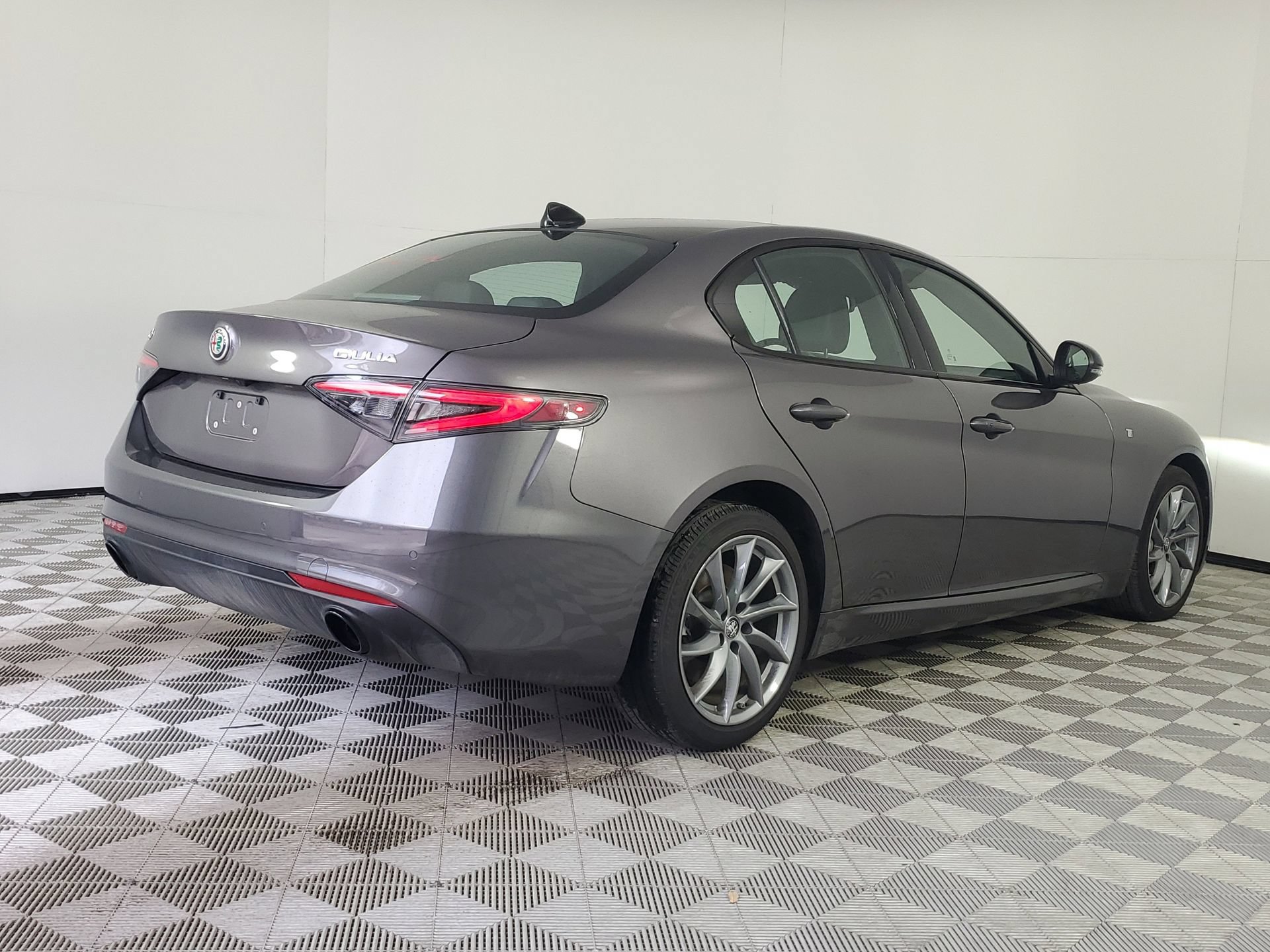 Used 2024 Alfa Romeo Giulia Ti w/ Active Assist Plus Package AWD/4WD image 10