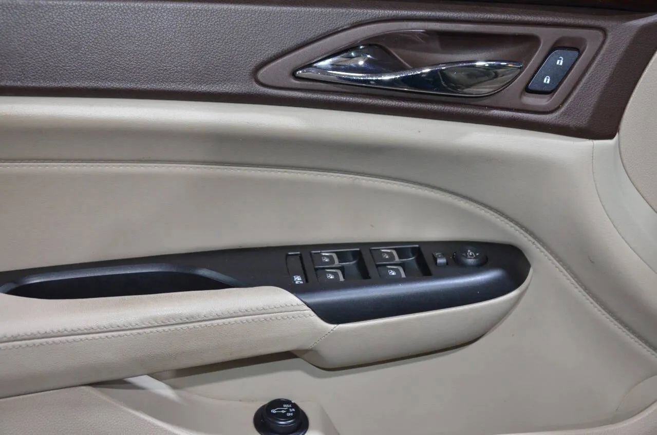 Used 2016 Cadillac SRX Luxury w/ Driver Awareness Package image 17