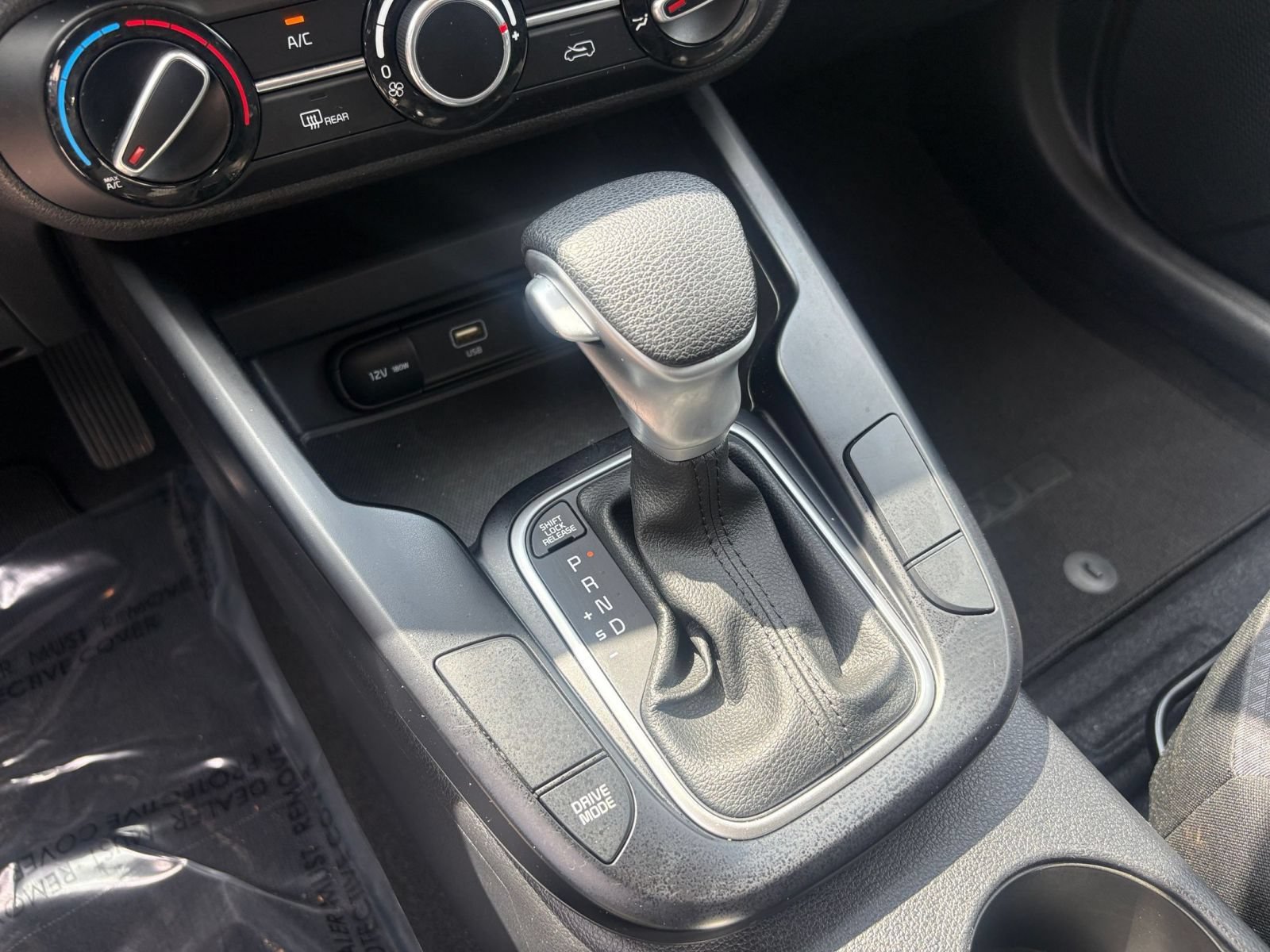 Used 2025 Kia Soul LX w/ LX Technology Package FWD image 35