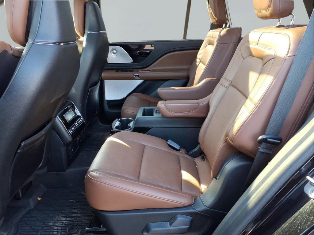 Used 2023 Lincoln Aviator Reserve w/ Equipment Group 201A image 27