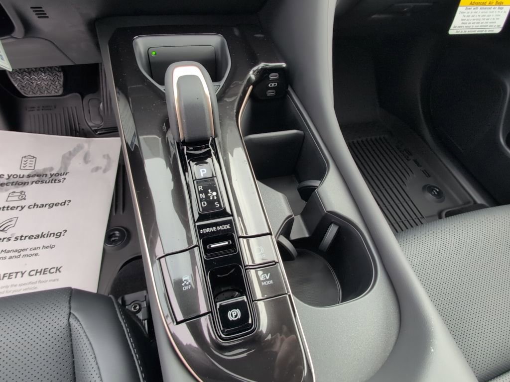 Certified 2025 Toyota Crown Signia w/ Advanced Technology Package image 20