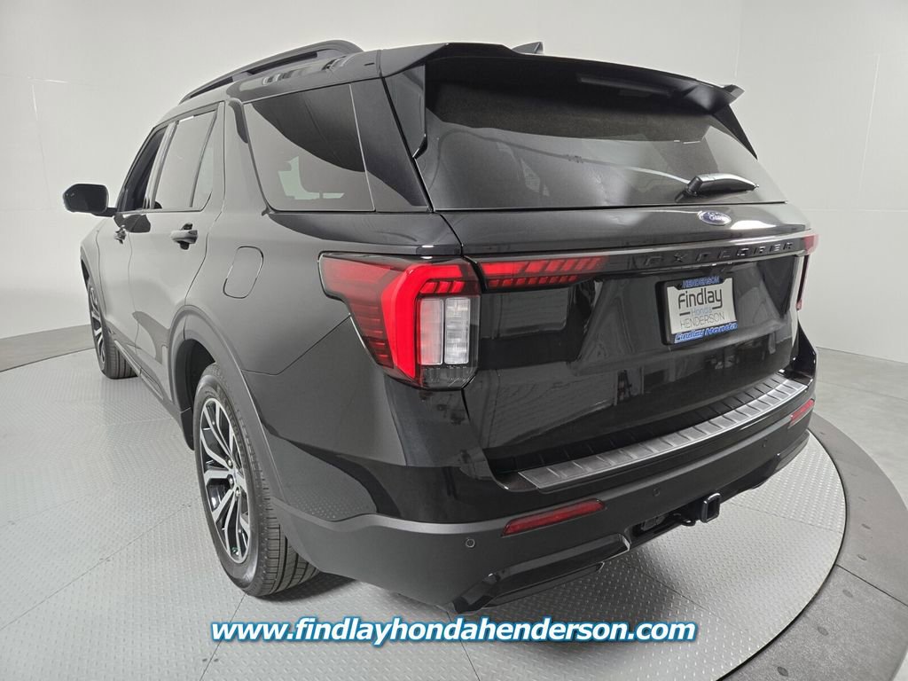 Used 2025 Ford Explorer ST-Line image 4