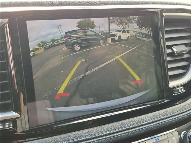 Used 2021 Chrysler Pacifica Touring w/ Cold Weather Group FWD image 15