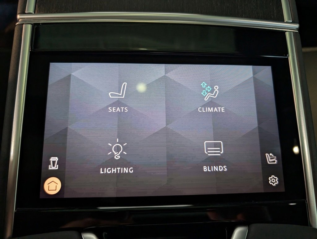 New 2025 Land Rover Range Rover SE image 28