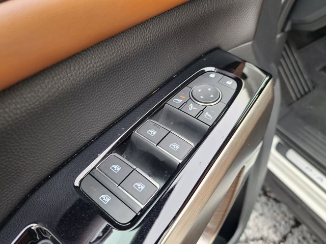 Used 2024 Nissan Pathfinder Platinum w/ Cargo Package image 10