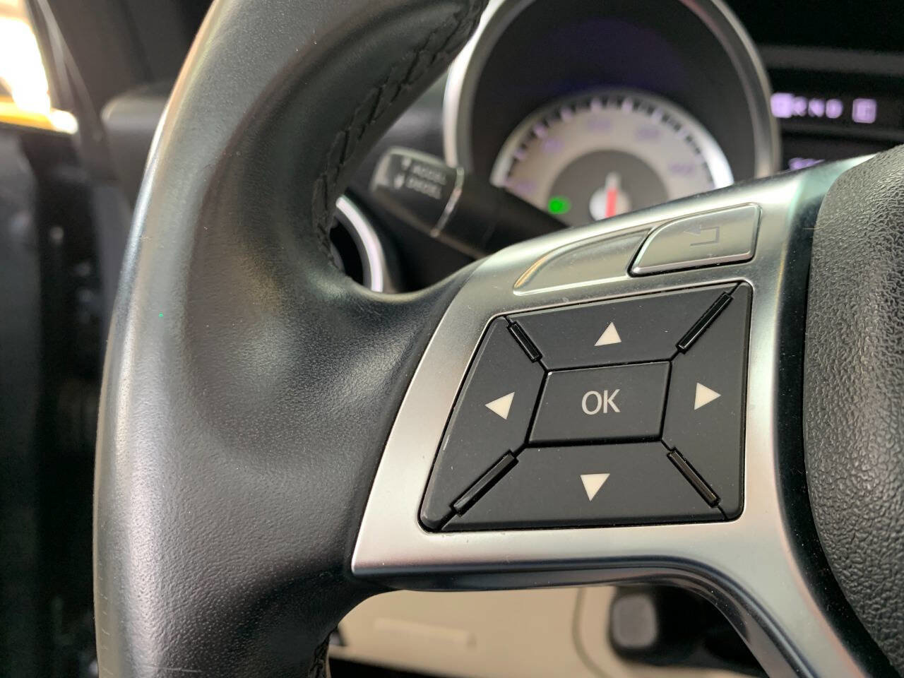 Used 2012 Mercedes-Benz SLK 350 image 14