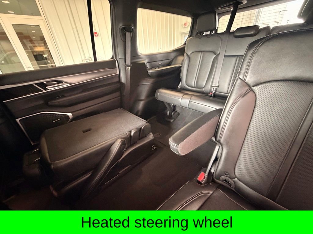 Used 2025 Jeep Wagoneer Series II AWD/4WD image 11