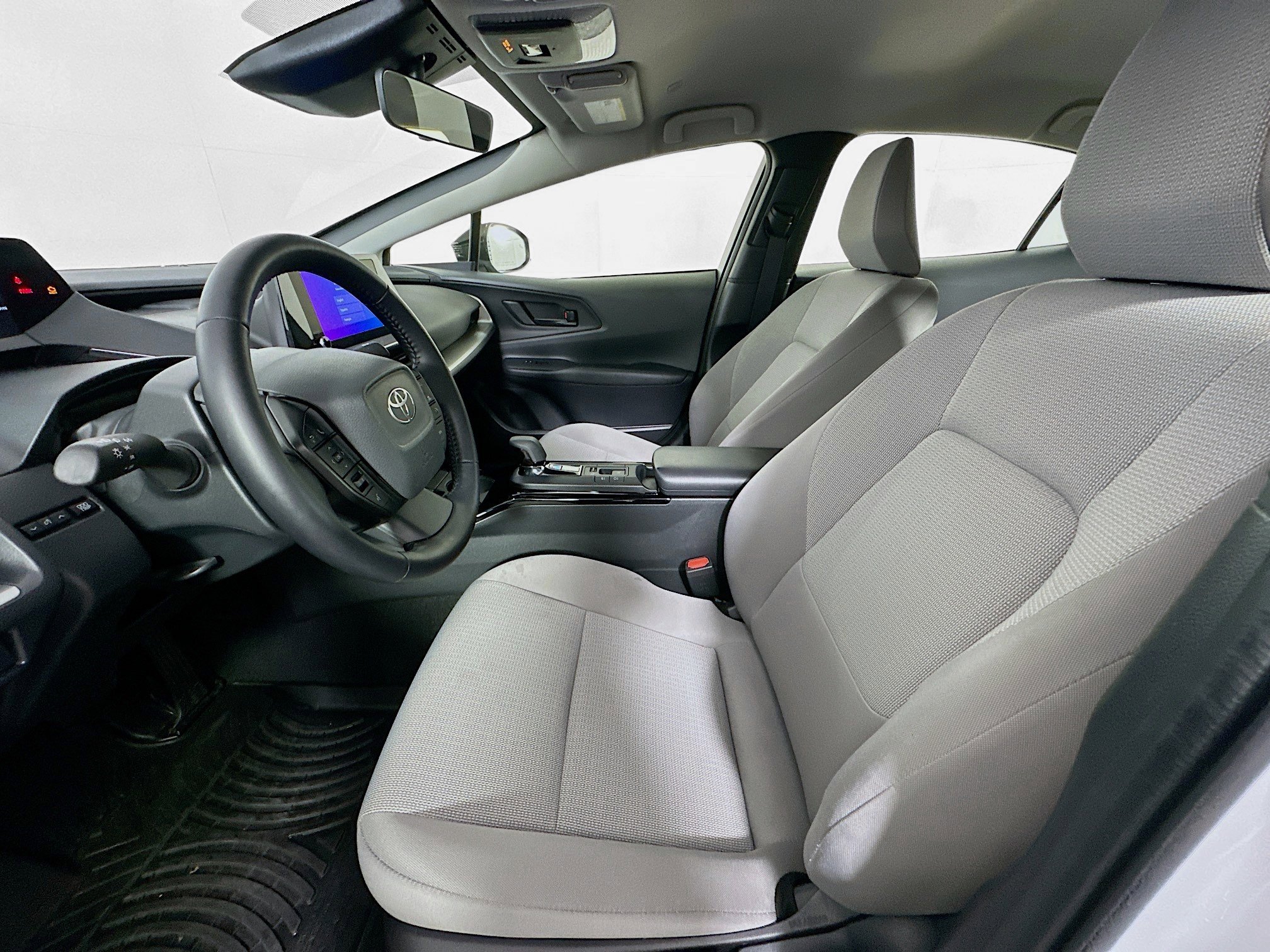 Used 2024 Toyota Prius LE image 13