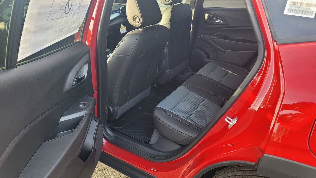 New 2026 Chevrolet Trax LT image 25